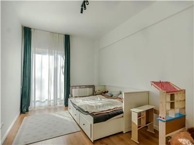Apartament spatios cu 3 camere, 2 bai, parcare, Aurel Vlaicu, zona Pod Ira!