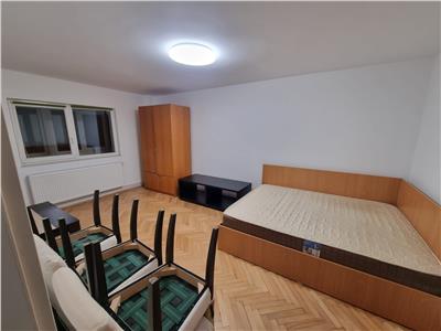 Apartament spatios cu 3 camere | 65 mp | renovat | Calea Floresti!
